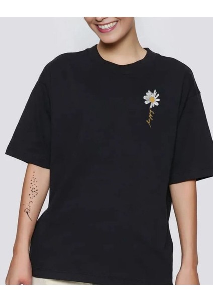 Siyah Papatya Baskılı T-Shirt