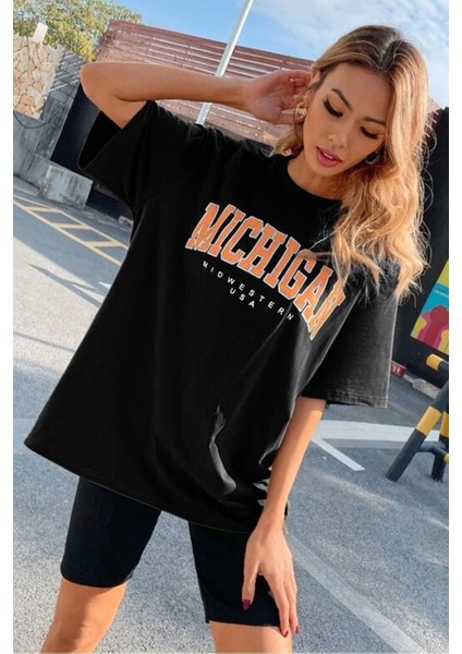 Kadın Siyah Oversize Michigan Baskılı Bisiklet Yaka T-Shirt fırsatları
