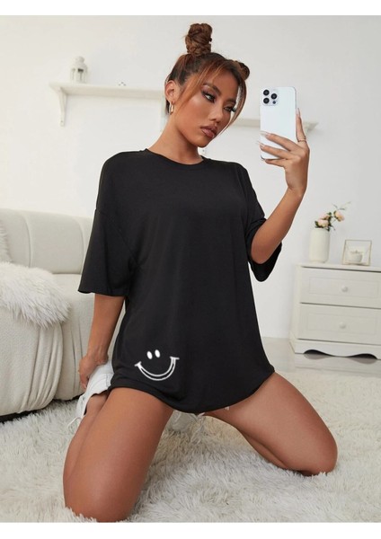 Kadın Smile Grafik Yeni Baskılı Siyah Oversize Tshirt