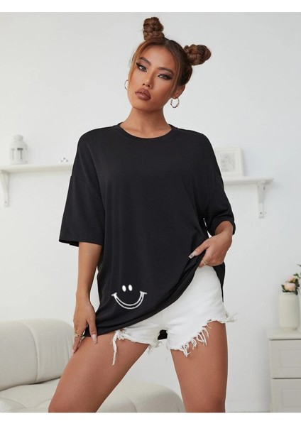 Kadın Smile Grafik Yeni Baskılı Siyah Oversize Tshirt modelleri