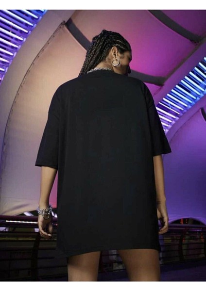 Kadın Siyah Güneş Ay Baskılı Oversize Penye T-Shirt Tişört modelleri