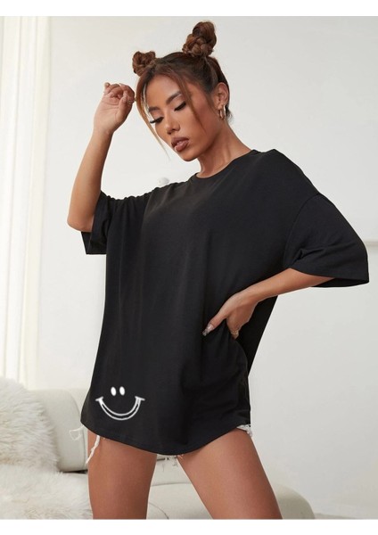 Kadın Smile Grafik Yeni Baskılı Siyah Oversize Tshirt fırsatları