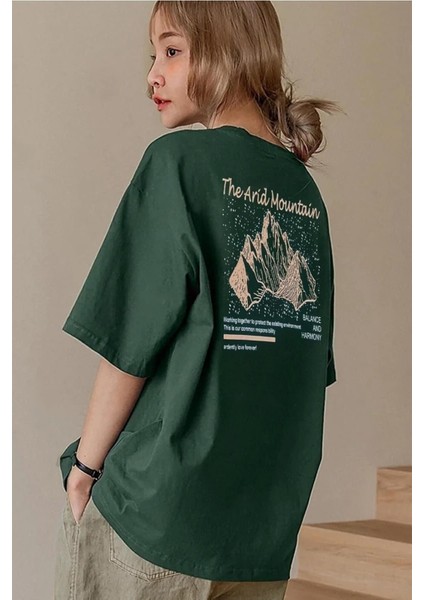 Kadın Nefti Yeşili Arid Mountain Baskılı Oversize T-Shirt fiyatları