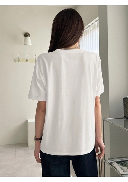 Kadın Beyaz Çift Kalp Baskılı Oversize T-Shirt modelleri