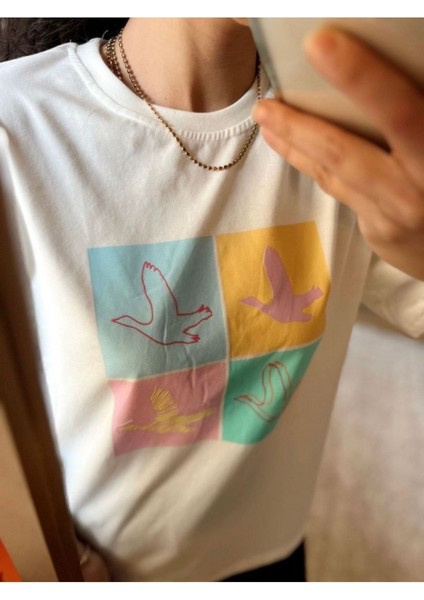 Kadın Önü Kuş Detaylı Beyaz Tshirt %100 Pamuklu Bisiklet Yaka Kuşlu Tshirt modelleri