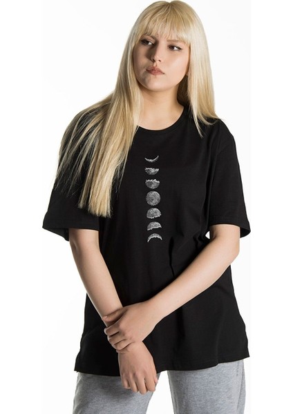 Kadın Siyah Önü Ay'ın Evreleri Baskılı Bisiklet Yaka Oversize Pamuklu T-Shirt