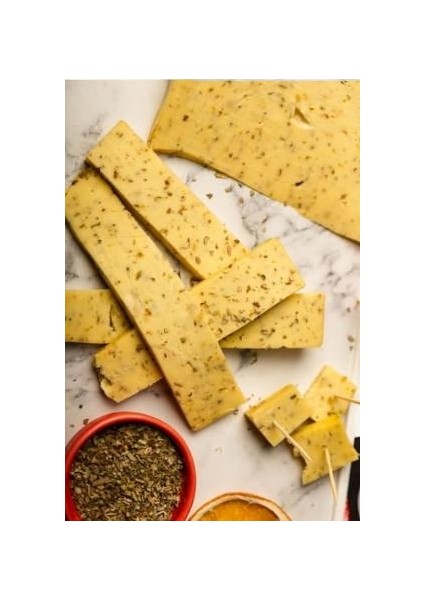 Kekikli Kaşar Peyniri (1 Kg)
