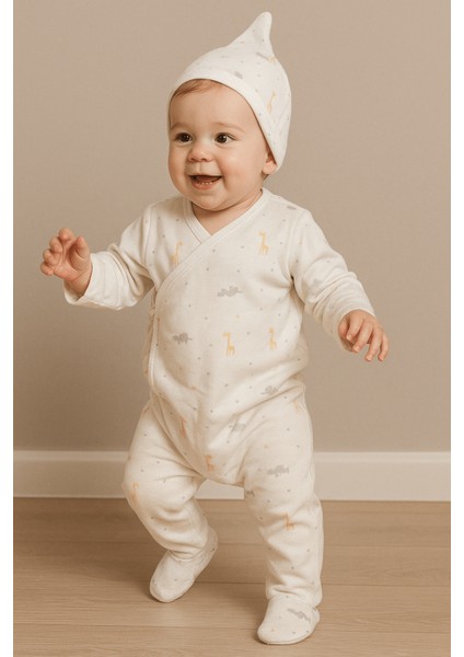 Zürafalı Kendinden Eldivenli ve Patikli Yenidoğan Tulumu