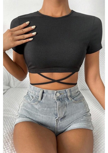 - Kadın Siyah Yarım Kol Çapraz Bağlamalı Crop Top Bluz