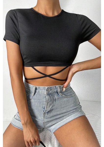 - Kadın Siyah Yarım Kol Çapraz Bağlamalı Crop Top Bluz