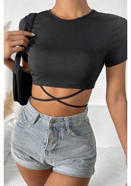 - Kadın Siyah Yarım Kol Çapraz Bağlamalı Crop Top Bluz