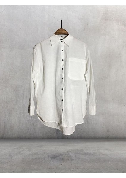 Kadın Gömlek Ince Kumaş Oversize Model Kadın Silüeti Detaylı