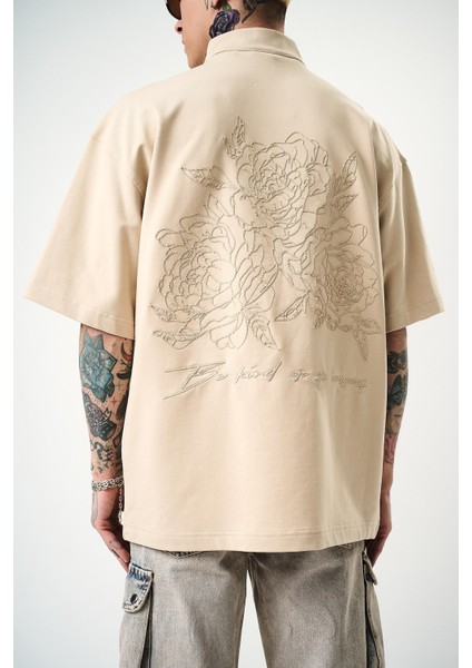 Erkek Be Kind Nakışlı Yarım Fermuarlı Oversize T-Shirt Bej fırsatları