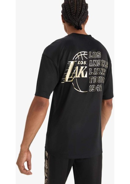 Yeni Sezon Defactofit Nba Los Angeles Lakers Boxy Fit Bisiklet Yaka Sırt Baskılı Kısa Kollu Tişört fırsatları