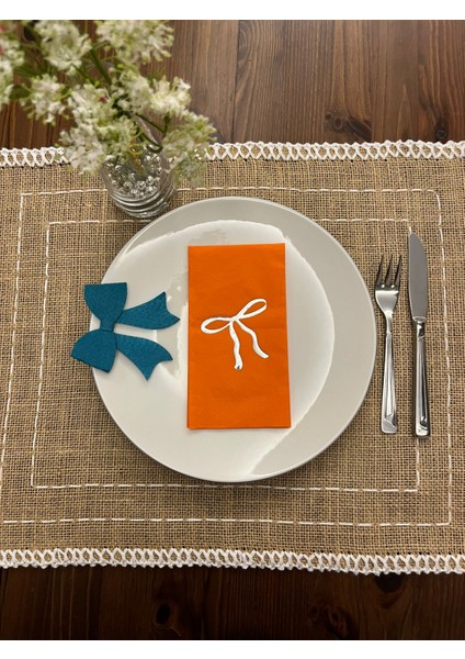 Gümüş Yaldızlı Turuncu Fiyonk Baskılı Garson Katlama Peçete 16 Adet