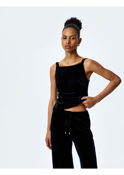 Yeni Sezon Slim Fit Arkası Fiyonk Detaylı Kalın Askılı Kadife Bluz