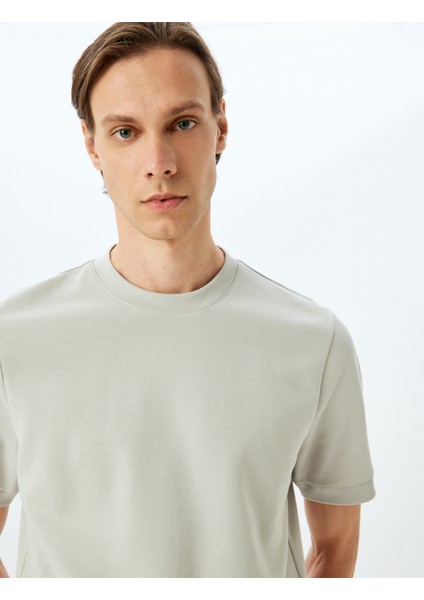 Yeni Sezon Kısa Kollu Pamuk Karışımlı Tok Kumaş Regular Fit Bisiklet Yaka Tişört