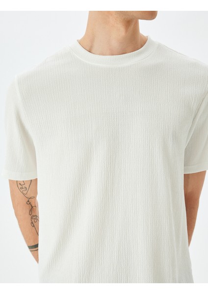 Yeni Sezon Bisiklet Yaka Regular Fit Kısa Kollu Basic Tişört indirimleri