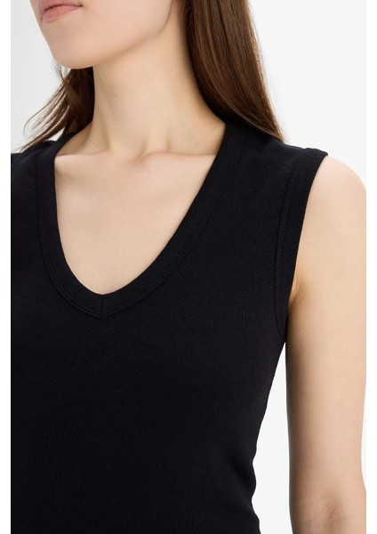 Yeni Sezon Slim Fit Dar Kesim V Yaka Ribana Atlet indirimleri