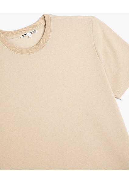 Yeni Sezon Bisiklet Yaka Kontrast Detaylı Regular Fit Pamuk Karışımlı Kısa Kollu Basic Tişört modelleri