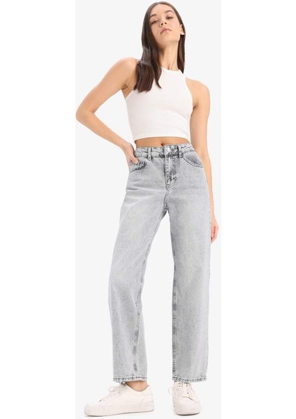 Yeni Sezon Straight Fit Yüksek Bel Kısa Paça Jean Yıkamalı Pantolon