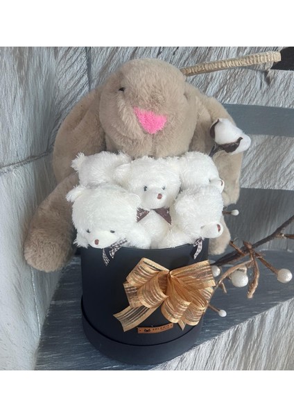 Özel Kutuda, Boz Jellycat Tavşan, 5 Beyaz Ayıcık – Pamuk Çiçeği Dokunuşlu, Özel Ayıcık Buketi