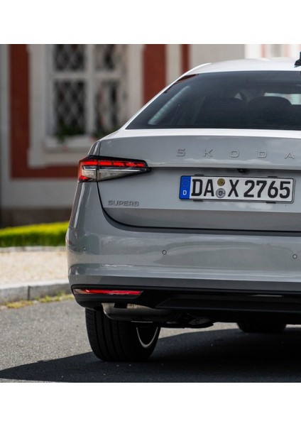 Skoda Superb Bagaj Yeni Nesil Gri Yazı Logo Arma modelleri