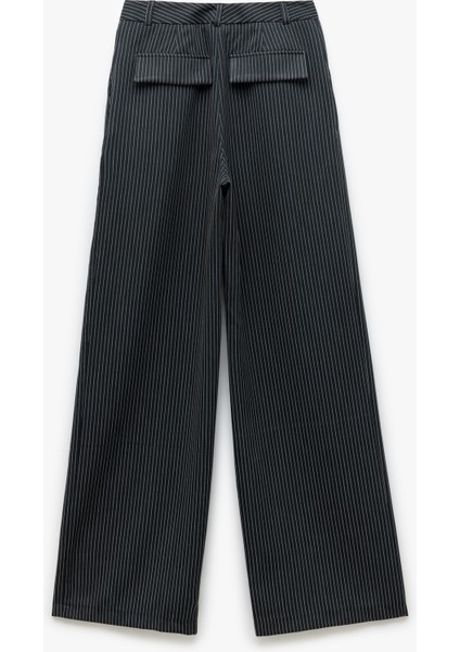 Yeni Sezon Standart Bel Pile Detaylı Cepli Geniş Paça Kumaş Pantolon fırsatları