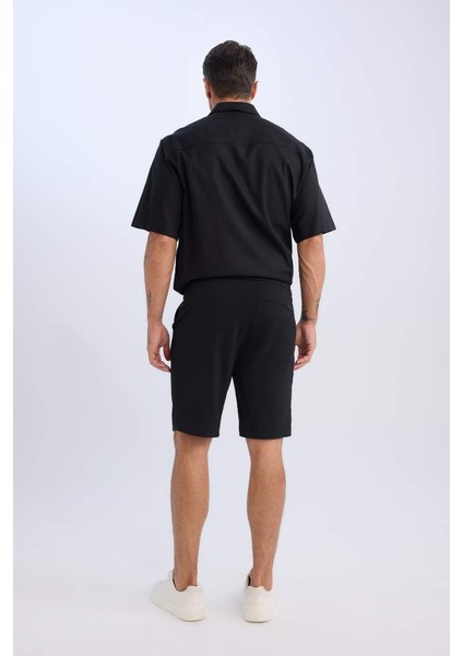 Yeni Sezon Regular Fit Beli Bağcıklı Dokulu Bermuda Şort