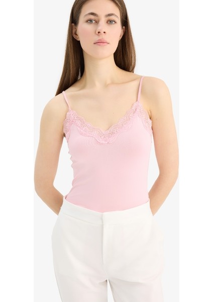 Yeni Sezon Slim Fit Dar Kesim V Yaka Dantelli Atlet indirimleri