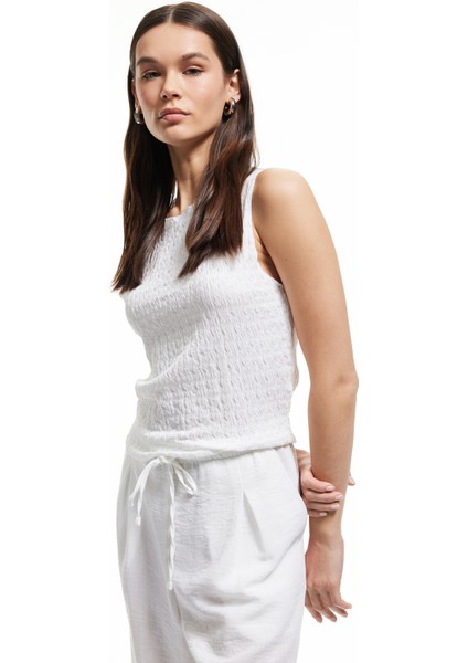 Yeni Sezon Bisiklet Yaka Kolsuz Dokulu Slim Fit Crop Üst Bürümcük