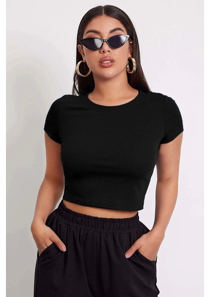 - Kadın Siyah Yuvarlak Yaka Yarım Kol Crop Top Bluz