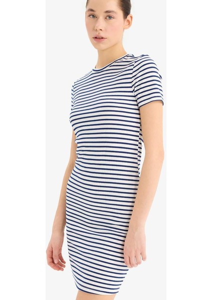 Yeni Sezon Coool Bodycon Vücudu Saran Bisiklet Yaka Çizgili Fitilli Kaşkorse Kısa Kollu Mini Elbise fiyatları
