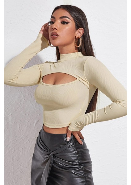 Kadın Ekru Göğüs Dekolteli Uzun Kollu Cut Out Crop Top Bluz