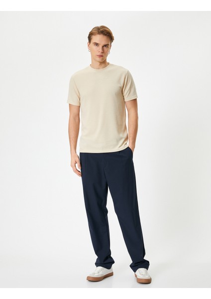 Yeni Sezon Slim Fit Tişört Bisiklet Yaka Kısa Kollu Dokulu fiyatları