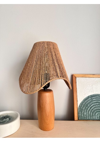 Hasır El Yapımı Bohem Asimetrik Şekilli Ahşap Ayaklı Rustik Abajur