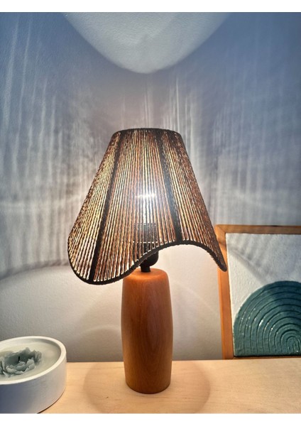 Hasır El Yapımı Bohem Asimetrik Şekilli Ahşap Ayaklı Rustik Abajur fırsatları