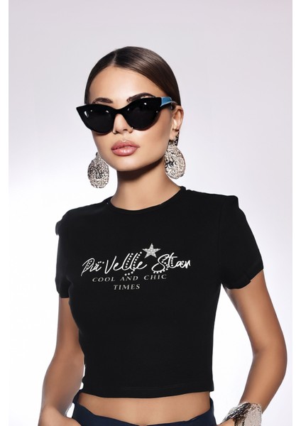 Siyah "pia Velle Star" Yazılı Crop Kadın Tişört - Cool And Chic Times - Pia Velle