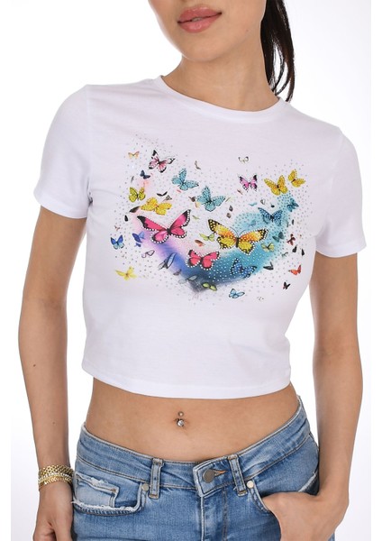 Beyaz Kelebek Desenli Crop Kadın Tişört - Canlı ve Zarif - Pia Velle modelleri