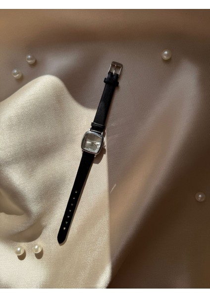 Retro Minimal Deri Kordon Vintage Kadın Kol Saati