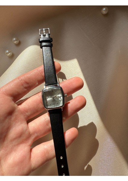 Retro Minimal Deri Kordon Vintage Kadın Kol Saati fiyatları