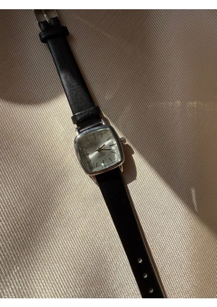 Retro Minimal Deri Kordon Vintage Kadın Kol Saati indirimleri