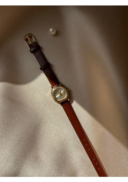 Retro Minimal Deri Kordon Vintage Kadın Kol Saati
