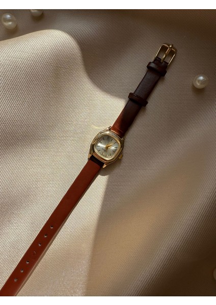 Retro Minimal Deri Kordon Vintage Kadın Kol Saati