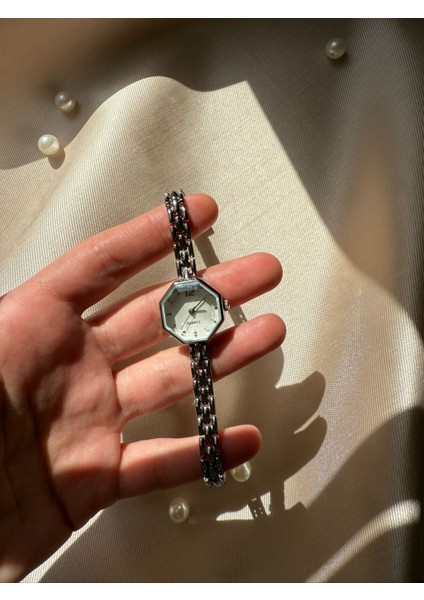 Retro Minimal Boncuk Kordon Vintage Kadın Kol Saati fiyatları