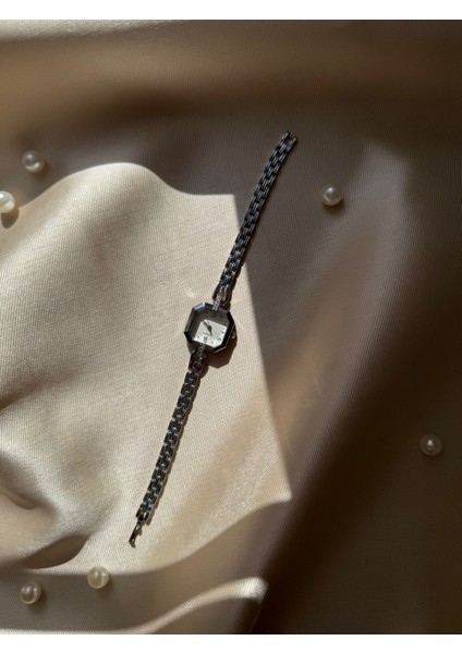 Retro Minimal Boncuk Kordon Vintage Kadın Kol Saati