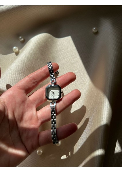 Retro Minimal Boncuk Kordon Vintage Kadın Kol Saati fiyatları