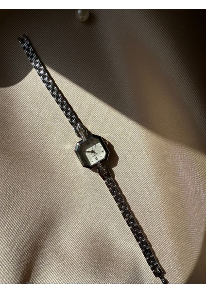 Retro Minimal Boncuk Kordon Vintage Kadın Kol Saati fırsatları