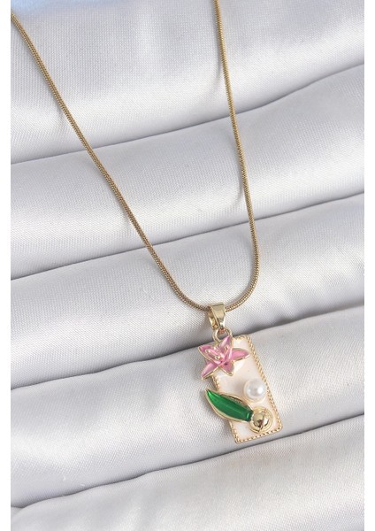 316L Çelik Gold Renk Zincir Beyaz Mineli Pembe Çiçek Işlemeli Inci Detay Dikdörtgen Portre Model Kadın Kolye - TJ-BKO10135