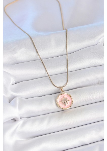 316L Çelik Gold Renk Zincir Pembe Mineli Zirkon Taşlı Kuzey Yıldız Işlemeli Madalyon Model Kadın Kolye - TJ-BKO10172